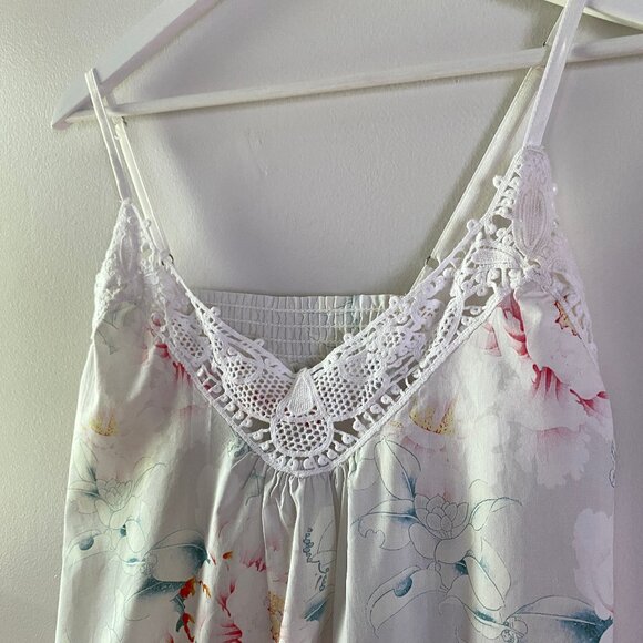 Papinelle Nightgown, NWT, Floral Pattern. - Picture 4 of 5